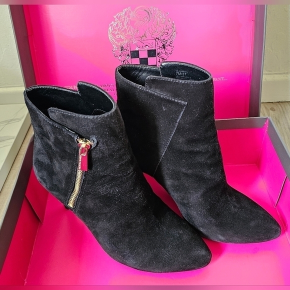 VINCE CAMUTO Black Heeled Boots – Size 7M – With Original Box 🖤👢 - Picture 9 of 9